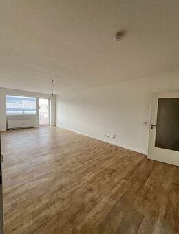 Große 4-Zimmerwohnung mit 2 Balkonen in DÜ-Garath! - Düsseldorf