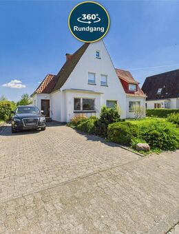 FAMILIENGLÜCK MIT GARAGE, GARTEN, ÜBERDACHTER TERRASSE UND VIEL PLATZ FÜR ZWEI GENERATIONEN - Otterndorf