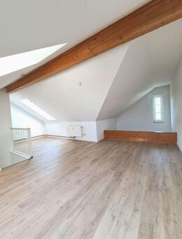 großzügige Maisonette-Wohnung mit Balkon - Elmshorn