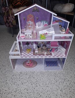 Puppenhaus mit Spielpüppchen - Oberaula