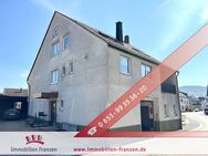 Detzem: Ein - Zweifamilienhaus mit Garten, Carport, 2 Garagen und einer großen Nutzlagerfläche zu verkaufen ! - Detzem
