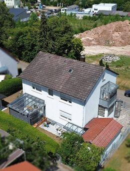Charmantes Einfamilienhaus mit Wintergarten in ruhiger Lage von Gunzenhausen - Gunzenhausen
