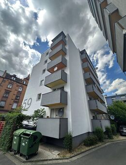 Frisch renovierte 2-Zimmerwohnung mit Balkon - Offenbach (Main)