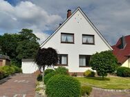 Sehr gepflegtes Einfamilienhaus (auch als Zweifamilienhaus nutzbar) mit Garage und Nebengebäude in ruhiger Lage in Brake - Brake (Unterweser)