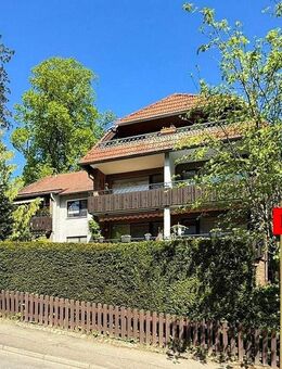 Dachgeschoss-Wohnung mit Burgbergblick, 2 Balkonen und Garage in Bad Harzburg - Bad Harzburg