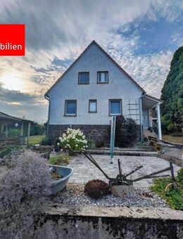 Wohnhaus am Ortsrand von Vöhl-Basdorf - vielseitig nutzbar! - Vöhl
