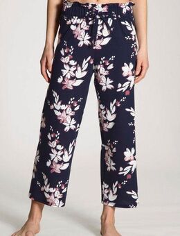 CALIDA Pyjamahose Favourites Dreams florales Muster, Interlock-Qualität, Gummizug, 7/8-Länge