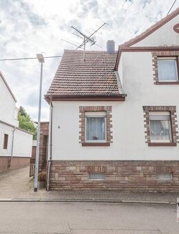 STORCHENNEST - renovierungsbedürftige Doppelhaushälfte mit Garten & Garage in Neunkirchen! - Neunkirchen (Saarland)