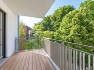 Zentral und ruhig mit Blick auf St. Benno: Moderne 4-Zimmer-Wohnung mit Balkon - München