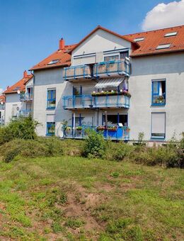 Günthersdorf - 3-Raumwohnung in gepflegter Wohnsiedlung mit Balkon, Tageslichtbad & Stellplatzoption - Leuna