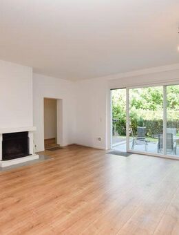 Wohnen in exklusiver Okerlage! Großzügige Erdgeschosswohnung mit Garten und eigenem Bootssteg. - Braunschweig