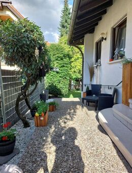 Freistehendes, großzügiges Komforthaus mit großer Einliegerwohnung, Wintergarten, Balkon, Garten, Do-Garage und Stellplätzen, in Freisen-Oberkirchen - Freisen