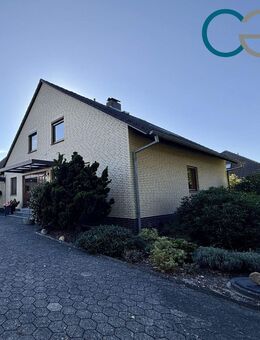 Großzügiges Zweifamilienhaus in Liebenau mit großem Garten / Teich / Sauna und drei Garagen! - Liebenau (Niedersachsen)