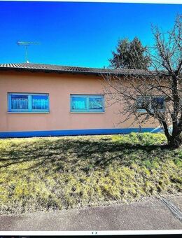 Doppelhaushälfte - Charmanter 3-ZKB-Bungalow mit Gartenanteil in ruhiger Lage von Gillenfeld - Gillenfeld