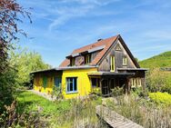 Wohntraum im naturnahen Grün... vom Architekten baubiologisch konzipiertes Haus mit herrlichem Garten inklusive Schwimmteich! - Königsberg (Bayern)