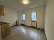 Renovierte gemütliche 1 Zi. Wohnung mit Duschbad, Pantry Küche und Laminat in ruhiger Wohngegend - Frankfurt (Main)