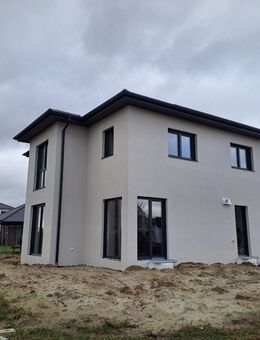 Einfamilienhaus Fix & Fertig auf ihrem Grundstück, QNG - Siegel möglich, dadurch bis zu Euro 300.000,-- ab 2,56 % Zins - Hamburg