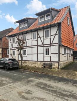 Mehrfamilienhaus mit 3 Wohneinheiten und ca. 203 m² Wohnfläche in Veltheim (Ohe) - Veltheim (Ohe)