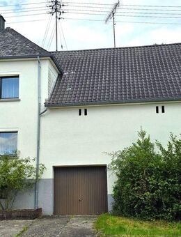 Ein-/Zweifamilienhaus in ruhiger Straße auf riesigem Grundstück - Nonnweiler
