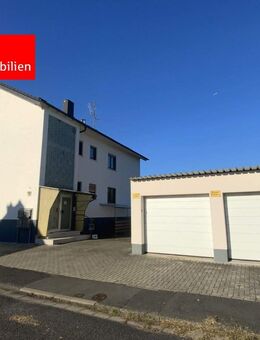Modernisiertes Dreifamilienhaus - Teilungserklärung liegt bereits vor - 2 Garagen - Rodenbach (Hessen)