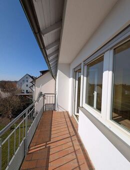 Freie & ansprechende 3 Zimmer Wohnung + Balkon + Wohnküche - Bibertal
