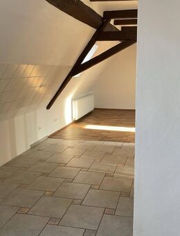 charmante 2 Zimmer im Dachgeschoss suchen neue Mieter / Sangerhausen - Sangerhausen