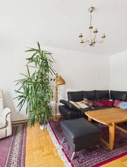 3 Zimmer voller Möglichkeiten: Wohnkomfort mit Loggia und Investitionspotenzial - Würzburg