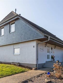 Idyllisches Einfamilienhaus mit Doppelgarage und großem Garten in 37574 Immensen - Einbeck