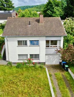 Freistehendes Einfamilienhaus in Top Lage in der Albert-Weisgerber-Allee - Sankt Ingbert