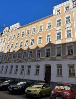 HOCHWERTIGES SINGLE-NEST IM DG MIT PARKETT, BALKON, FUßBODENHEIZUNG SOWIE MODERNEM BAD - Chemnitz