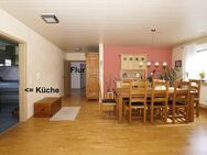 Wohnen und Vermieten: Großzügiges Zweifamilienhaus mit Gartenidylle und viel Komfort - Bann