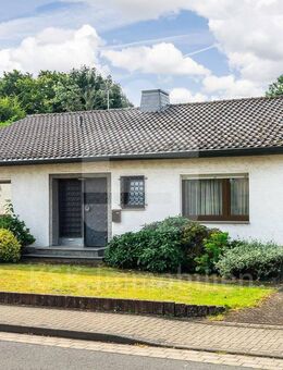Charmantes Einfamilienhaus mit Potenzial - großzügiges Grundstück & solide Substanz. - Bornheim (Nordrhein-Westfalen)