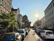 *** 3 Zimmerwohnung mit Balkon, Parkett und Aufzug! *** - Leipzig