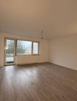 Große 6 Zimmer Wohnung mit 2 Loggias im Sanierungsprozess - Rentfort, Gladbeck (3. OG Li + Re) - Gladbeck