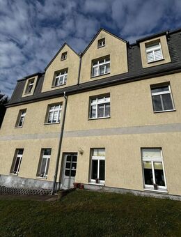 Schöne 3-Raum-Wohnung mit Stellplatz und Gartennutzung ; DG in Vielau-Reinsdorf! - Reinsdorf (Sachsen)