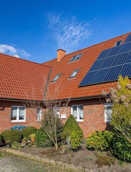 Topgepflegtes Wohnhaus mit Einliegerwohnung, PV-Anlage, Wintergarten, Garage und schönem Garten - Quakenbrück