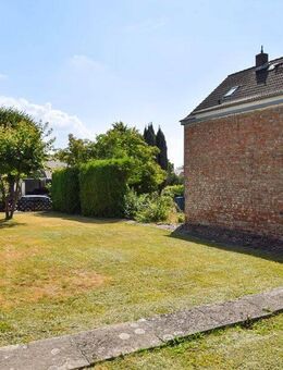 Für kreative Gestalter! Historisches Einfamilienhaus mit Stallungen auf großzügigem Grundstück. - Schöningen