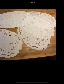 4 bildschöne Sets/ Stickereideckchen - Tettnang
