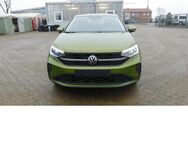 VW Taigo, 1.0 Life R-Line, Jahr 2024 - Vordorf