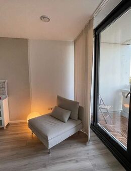 Über den Dächern Münchens, möbliertes Apartment mit Südwest-Balkon - München