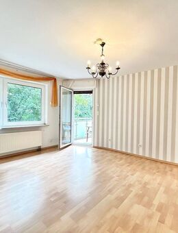 Attraktive EG-Wohnung mit Süd-Loggia ins Grüne: hochwertige Ausstattung, EBK, neuw. Duschbad! - Neuss