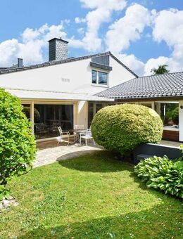 Zeitlose Architektur mit Pool und Fernblick in bester Hardtwaldlage - Bad Homburg (Höhe)