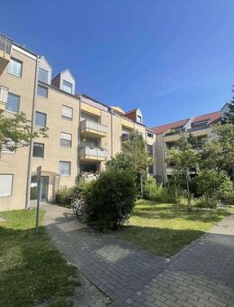 Wohnen im Grünen von Altglienicke - mit eigenem Garagenstellplatz - Berlin