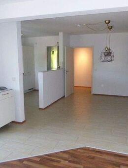 Frisch renovierte 2,5-Zimmer-Wohnung mit Balkon und Tiefgaragenstellplatz.Ihr perfektes Zuhause zum Wohlfühlen und Gestalten! - Reichelsheim (Wetterau)