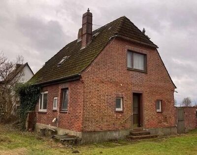Sanierungsbedürftiges Einfamilienhaus mit großem Grundstück in Schneverdingen direkt am Naturschutzgebiet