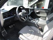 VW Touareg, 3.0 TDI R-Line IQ DRIVE, Jahr 2023 - Emmerich (Rhein)