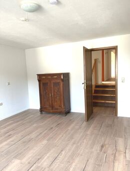 Großzügige Dachgeschosswohnung mit Weitblick - Homberg (Efze)