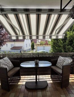 Großzügiges Zweifamilienhaus in ruhiger Lage bietet enorm viel Platz und Potential - Korntal-Münchingen