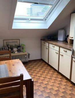 Gemütliche 2-Zimmer-DG-Wohnung mit Einbauküche in Siegen - Siegen (Universitätsstadt)