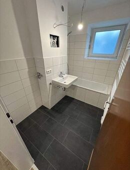 Frisch saniert mit großem Balkon! Familienfreundliche 3-Zimmer-Wohnung - Garmisch-Partenkirchen